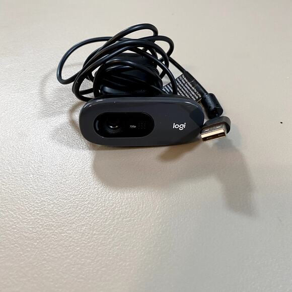 Logitech HD Webcam 720p logi V-U0018 Built In Microphone USB Computer Camera - Picture 1 of 8